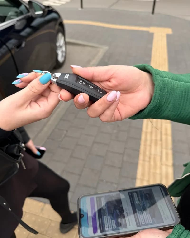 Audi key handover via WoopDrive app